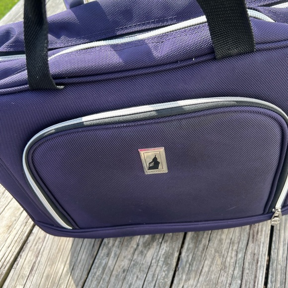 LONDON FOG  15-Inch Under The Seat Bag/Purple! - Picture 5 of 14